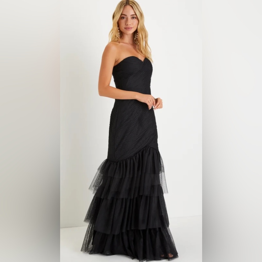 Stunning Icon Black Tulle Pleated Strapless Trumpet Maxi